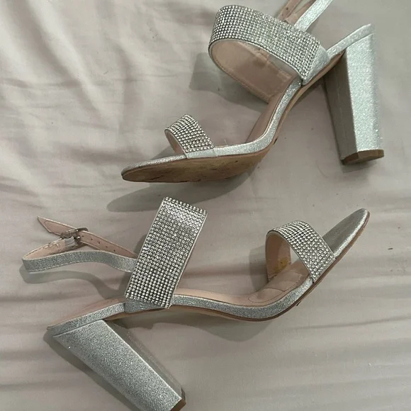 De Blossom Collection Silver Heel. Worn Once. Like New. - Picture 9 of 11